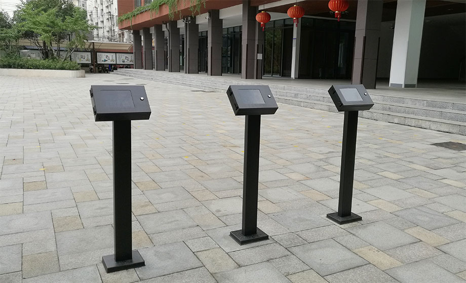 OA1000 Pro 家長接送安保管理系統(tǒng)終端支持有線網(wǎng)絡(luò)、Wifi、U盤等數(shù)據(jù)傳輸方式，輕松勝任各種復(fù)雜通訊環(huán)境。
