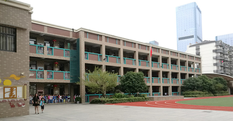 南京五老村小學(xué)家長接送安保管理系統(tǒng)案例。
